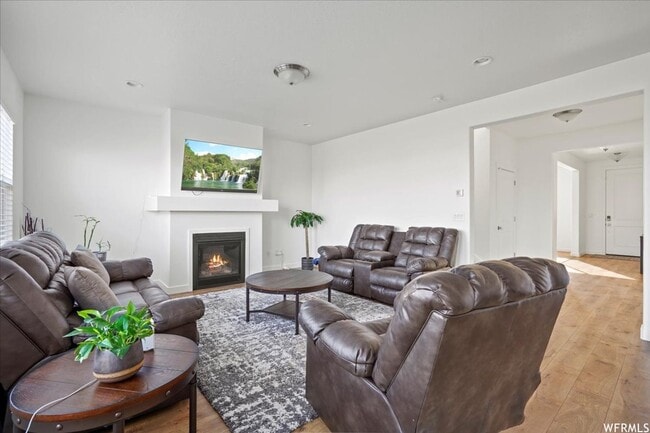 Photo - Gorgeous Home with unobstructed views in Herriman