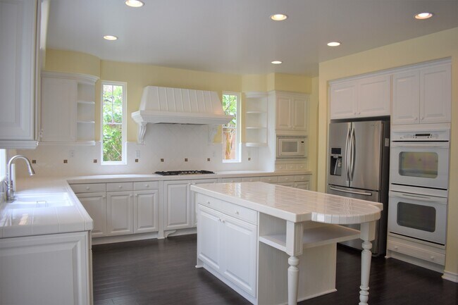 Photo - Beautiful 5 bedroom, 5 bath home in Desira...