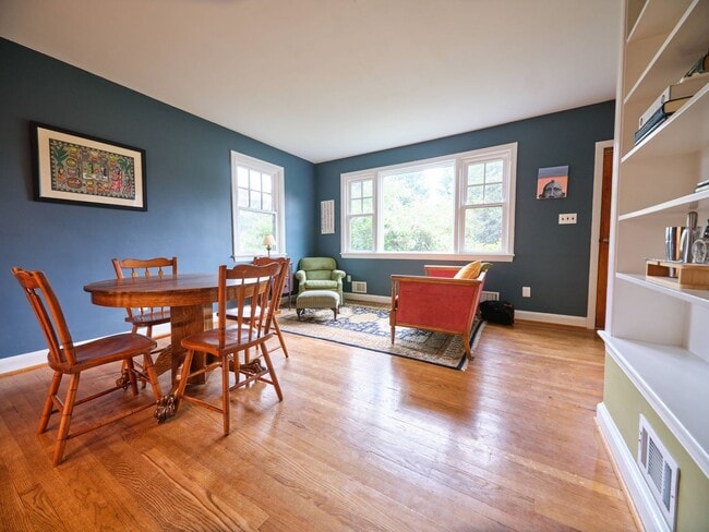 Photo - 119 Washington Grove Ln