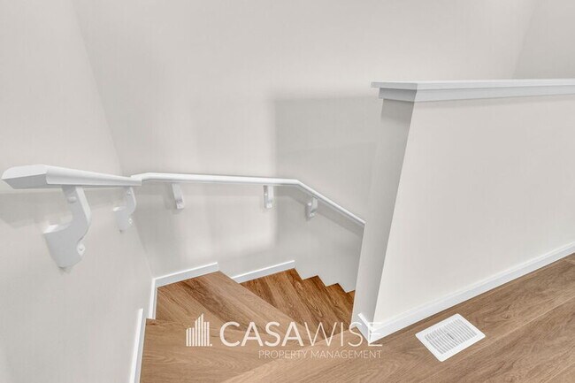 Photo - 21039-21025 25 Ave NW