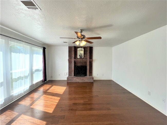 Photo - 834 Island Meadow Ct