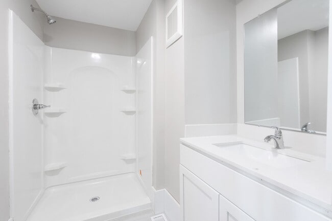 Photo - 2007 College St - Cedar Falls