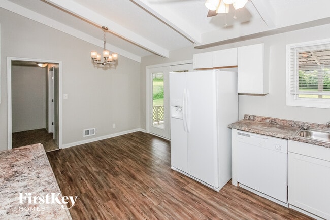 Photo - 6927 NW Avalon St