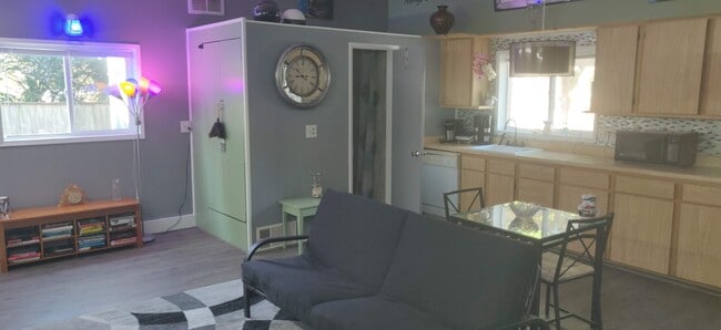 Photo - 318 107th St SW Unit c