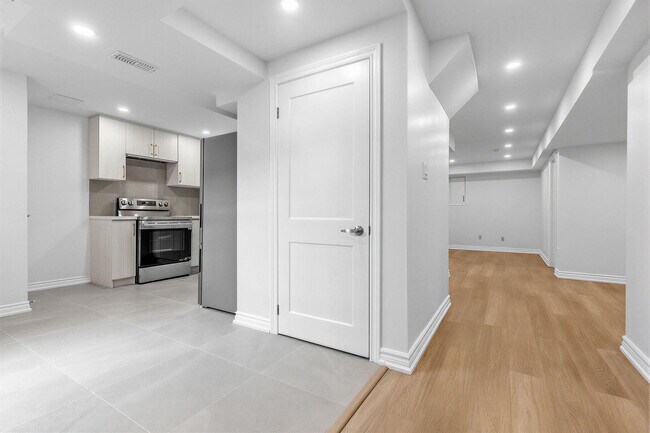 Photo - 11 Valley Centre Dr