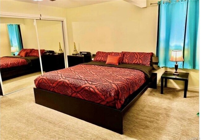 Photo - 24033 Mobile St