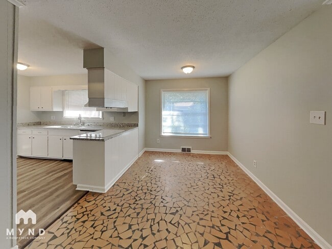 Photo - 1725 Prado Ave