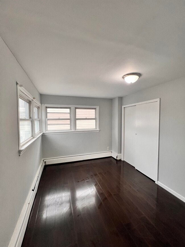 Photo - 82 W 27th St