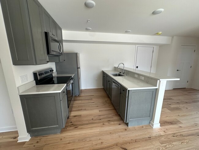 Photo - 1219 Regent St