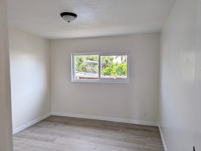 Photo - 4427 W 154th St