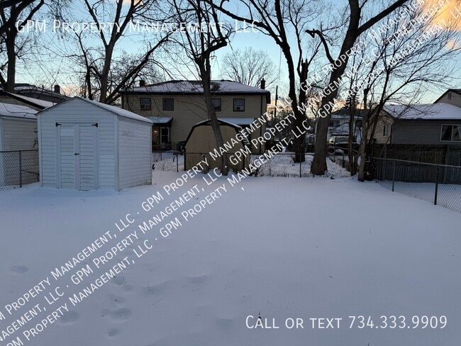 Photo - 32155 Genessee St