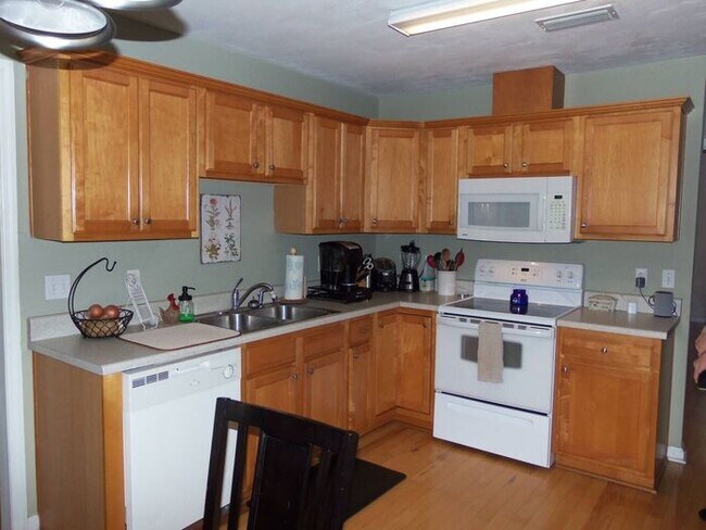 Photo - 3bedrooms 2baths 2 car garage in Centervil... House