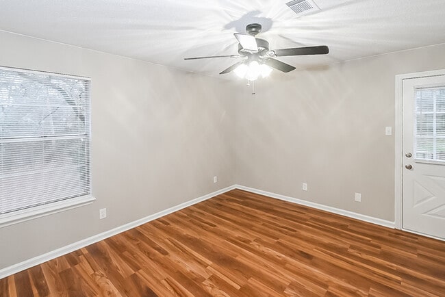 Photo - 53 Stoneledge Dr