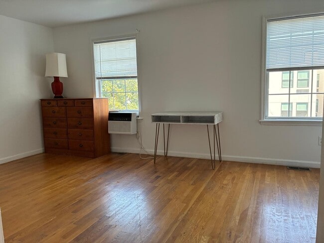 128 Randolph Ave Unit 1