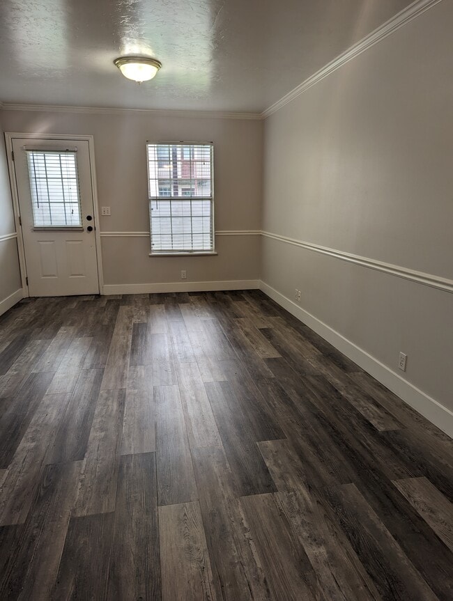 Building Photo - 1050 S Orem Blvd Unit 1050 S Orem Blvd Rental