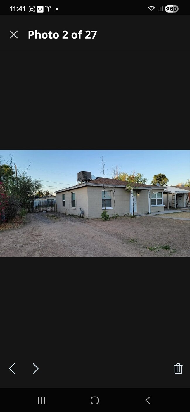 Photo - 730 E 1st St