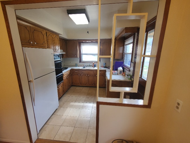 Building Photo - 22 Ryle Ave Rental