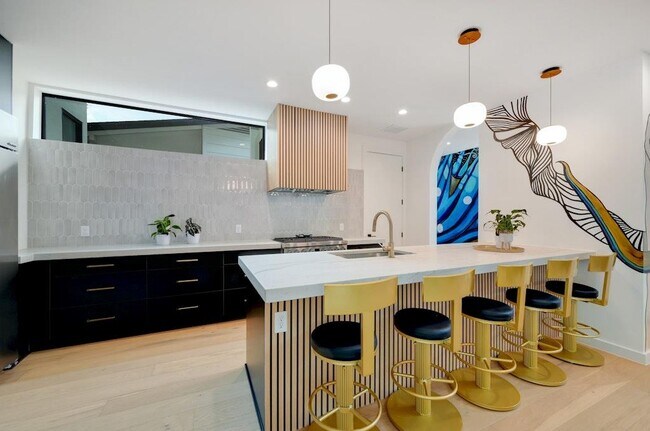 Photo - 7809 Woodrow Ave