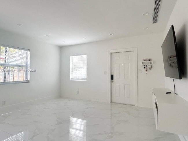 Photo - 16082 NE 9th Ct