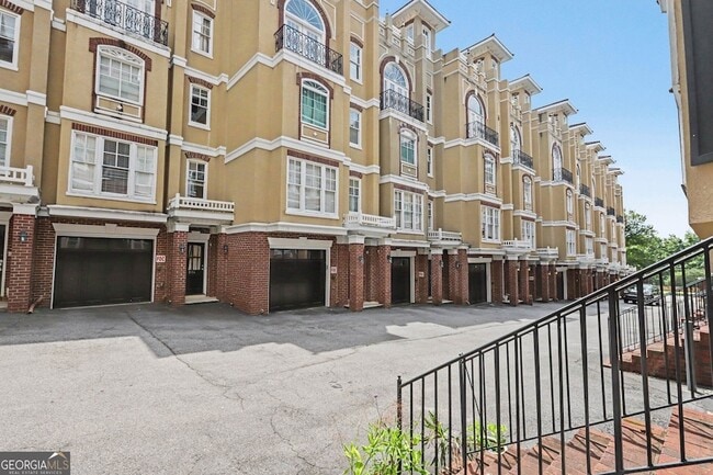 Photo - 834 Clifton Heights Ln NE