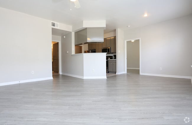 3 Br, Living Room