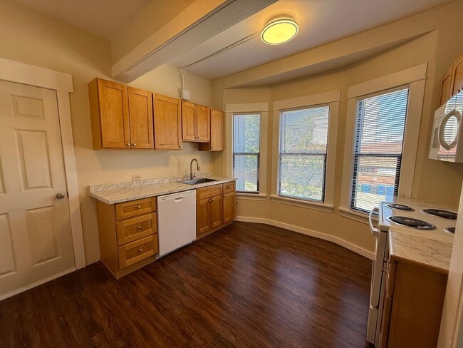 Building Photo - 1641 (TPO) Unit 1