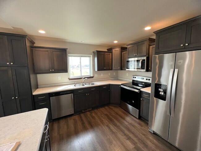 Photo - 3220 31st St S