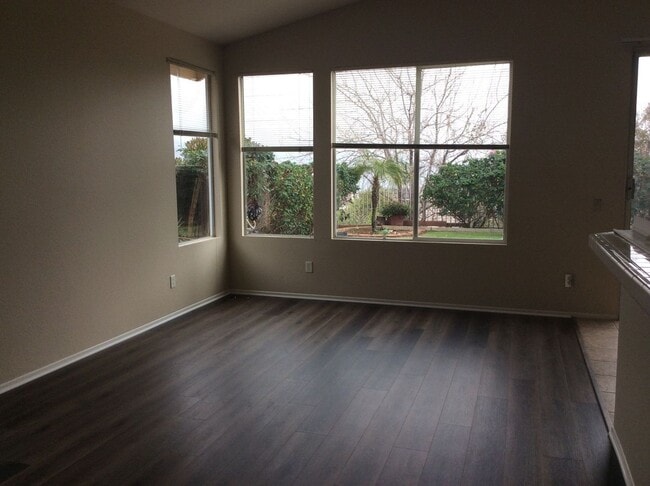 Photo - 3 Bedroom 2 bathroom Home in Corona