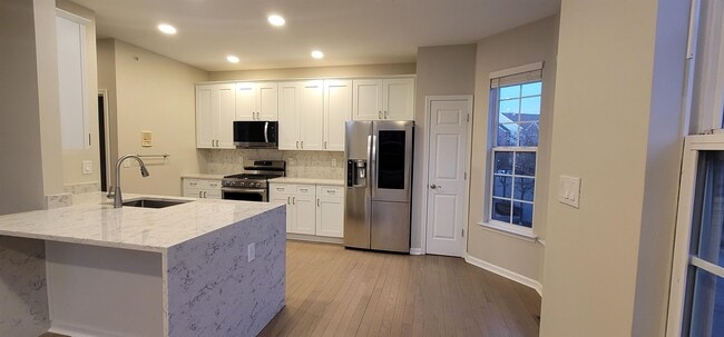 Photo - 13 McMartin Ct