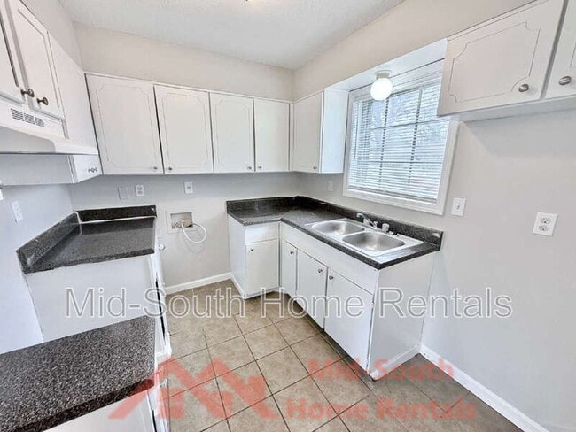 Photo - 4061 Navaho Ave