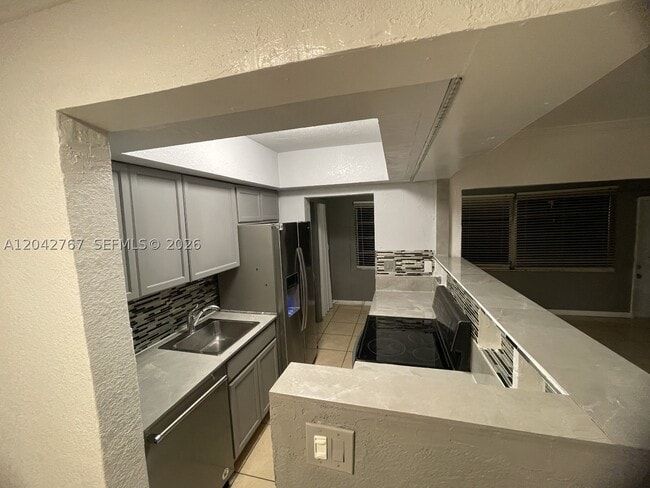 Building Photo - 20490 NW 7th Ct Unit 5