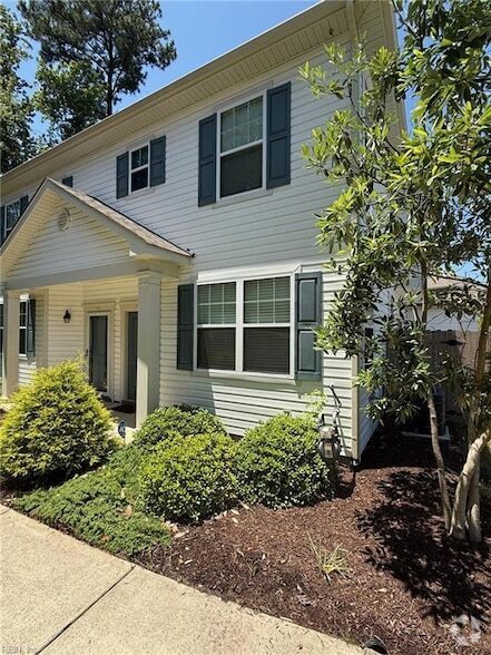 Building Photo - 2816 Belden Ave Rental