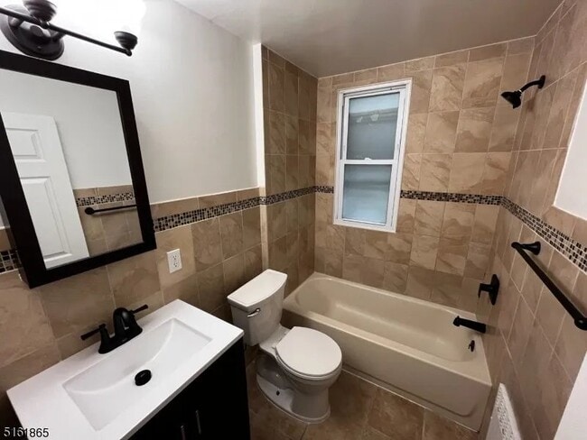 Photo - 339 Valley Brook Ave Unidad 1E