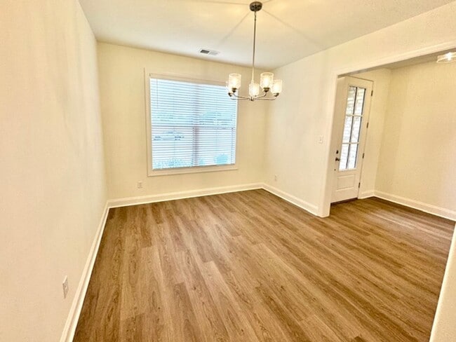 Photo - NewburyDr7464 Unit 1