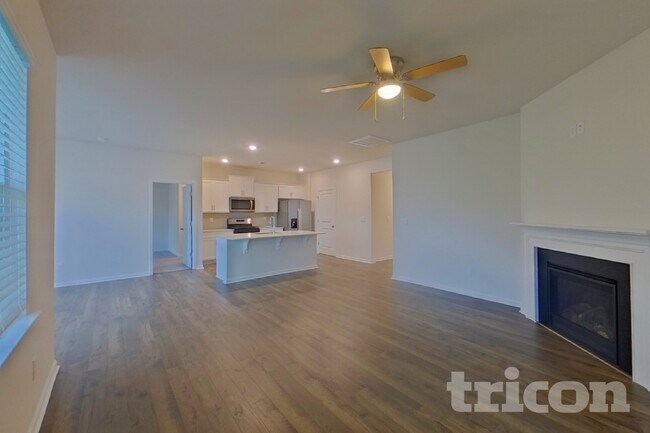 1079 Staghorn Ave