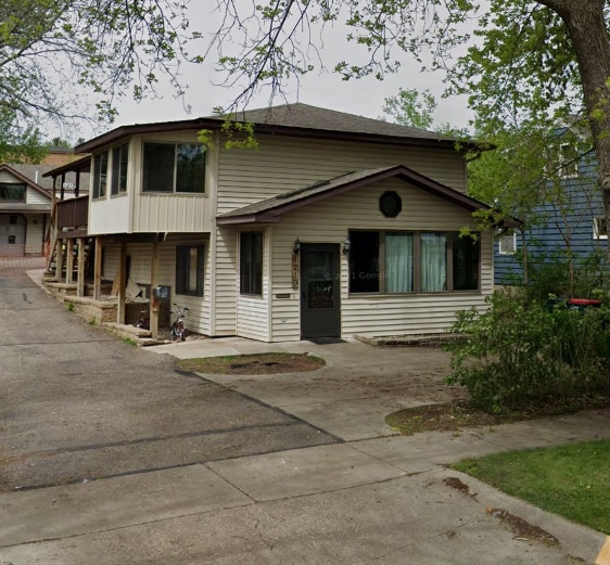 Building Photo - 1219 5th st Unit #2