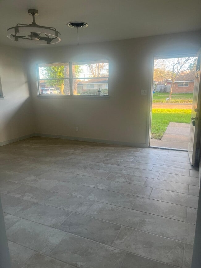 Photo - 3517 Tanglebriar Dr