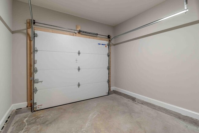 Photo - 275 Smithson Ln