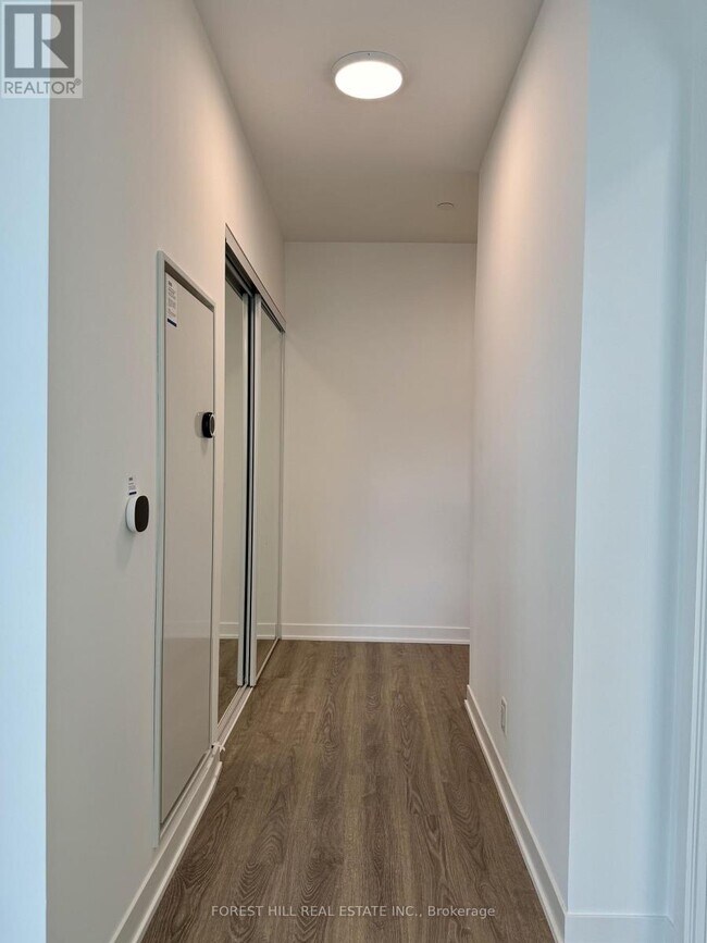 Photo - 180 Front St E Unit 1015