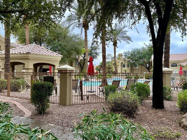 Building Photo - 5335 E Shea Blvd Unit Apt 2107