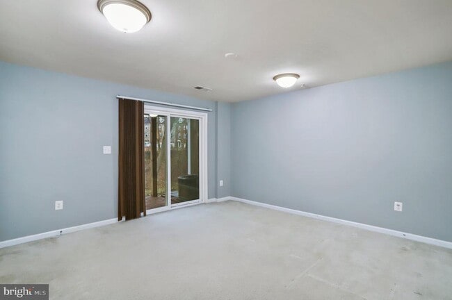 Photo - 8079 Locust Mill St