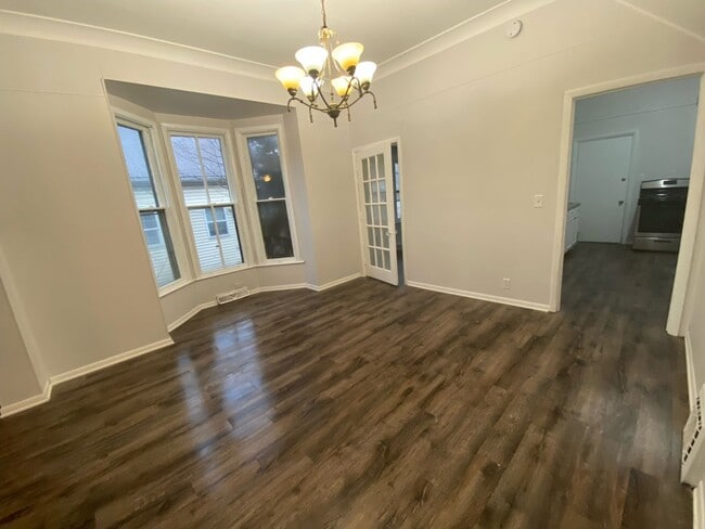 Photo - Beautiful 3 bedroom house with Den!