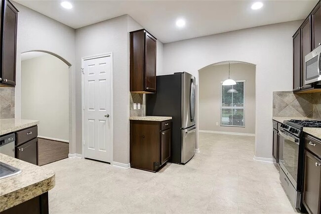 Building Photo - 28939 Birch Green Way