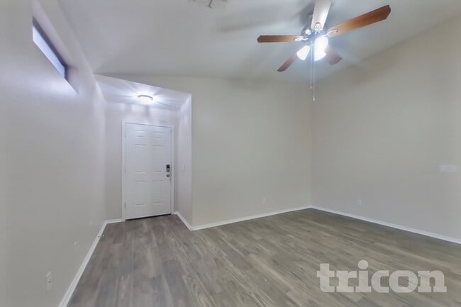 12429 W Larkspur Rd