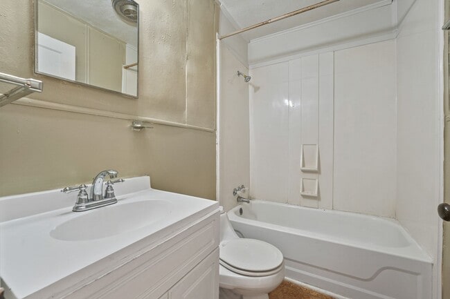 Photo - Great 2 bed 1 bath near Texas Tech and the Medical District now available.