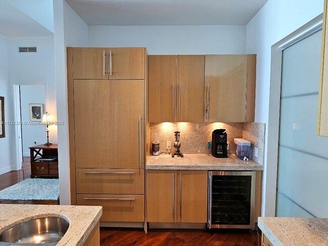 Photo - 900 Brickell Key Blvd