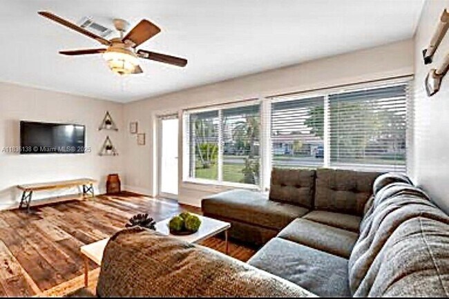 Photo - 2233 SE 13th St