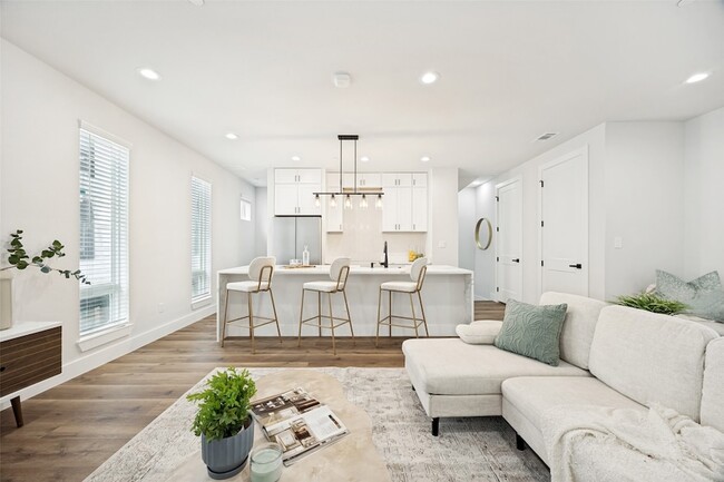 Photo - 5637 Live Oak St Unit 202