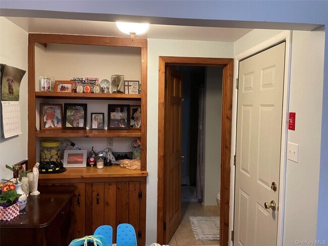 Photo - 484 Moriches-Middle Island Road