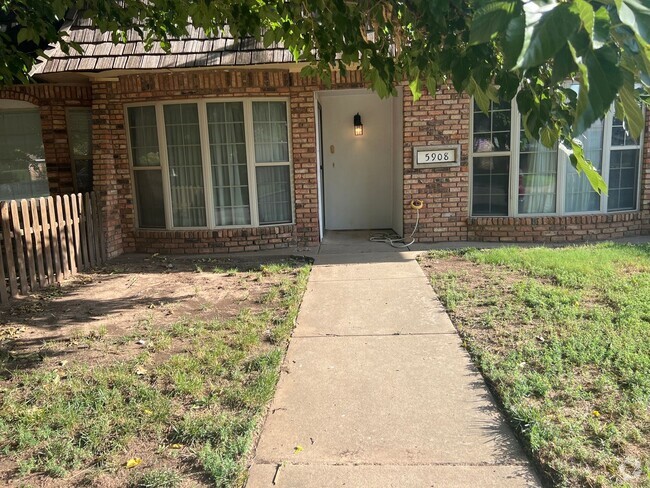 Building Photo - 3 Bedroom, 2 Bathroom, 2 Car Garage Townho... Rental